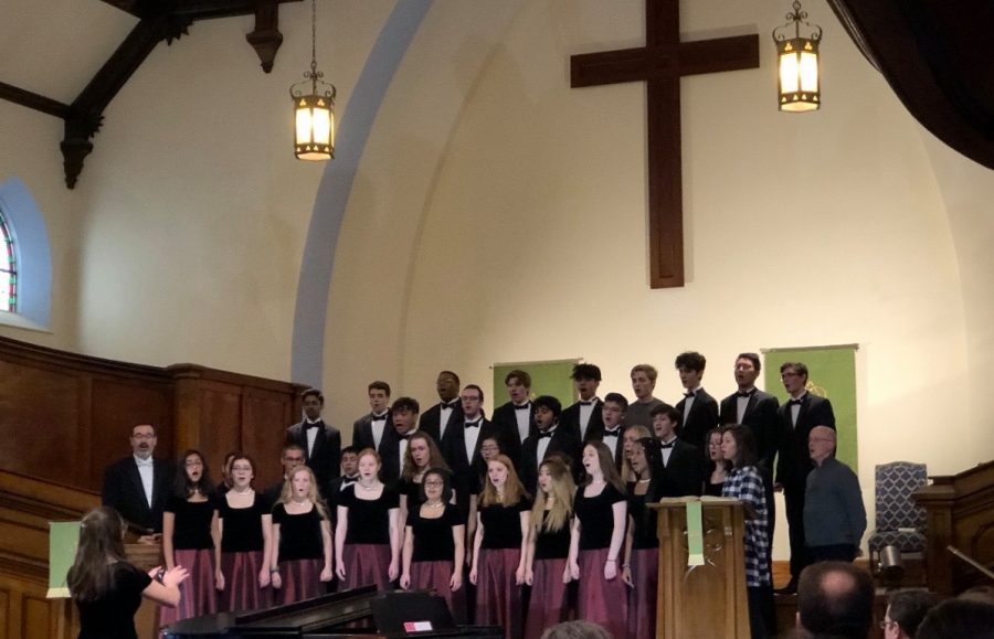 Huron A Capella Choir performs despite storm