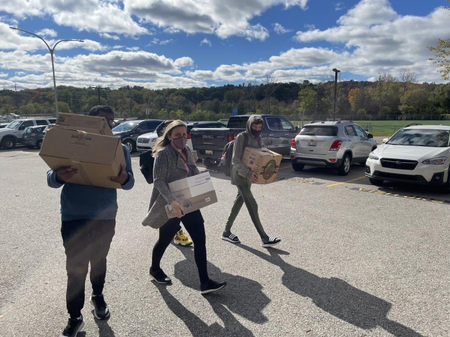 'Just the mom in me:' counselor helps create Huron's own food pantry