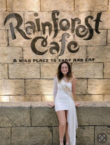 Emily Laugh at the Rainforest Cafe on her 16th birthday.