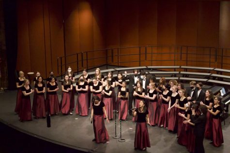 Freshman Paula Casillas-López (left) and senior Emily Ma (right) with the rest of the A Cappella and Bel Canto choirs performing “I Don’t Wanna Live Forever” by Taylor Swift and Zayn, arranged by Trevor Miner. “It was really exciting to get to perform again,” Ma said.