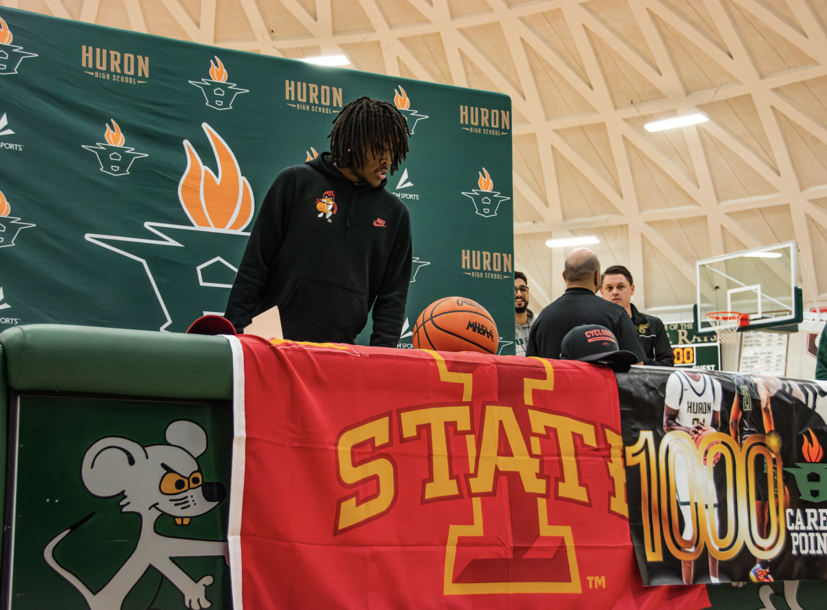 Senior Macari Moore signs with Iowa State. Photo in courtesy of Ryan Bezas.