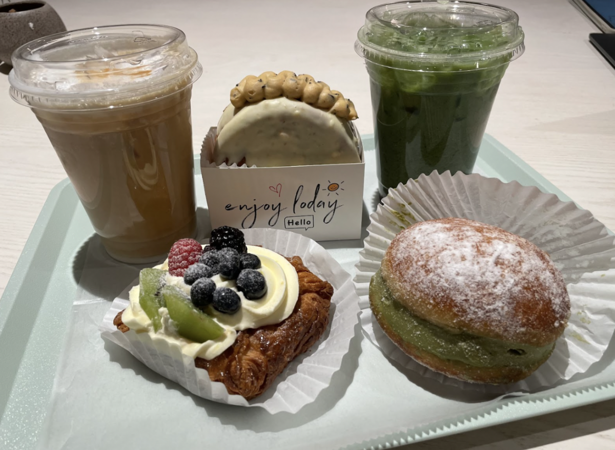 A variety of drinks and pastries were ordered. 