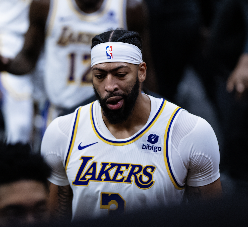Anthony Davis playing on the field. Image Courtesy: Erik Drost (https://www.flickr.com/photos/edrost88/53368614509/), Licensed under the Creative Commons Attribution-ShareAlike 2.0 Generic | Flickr