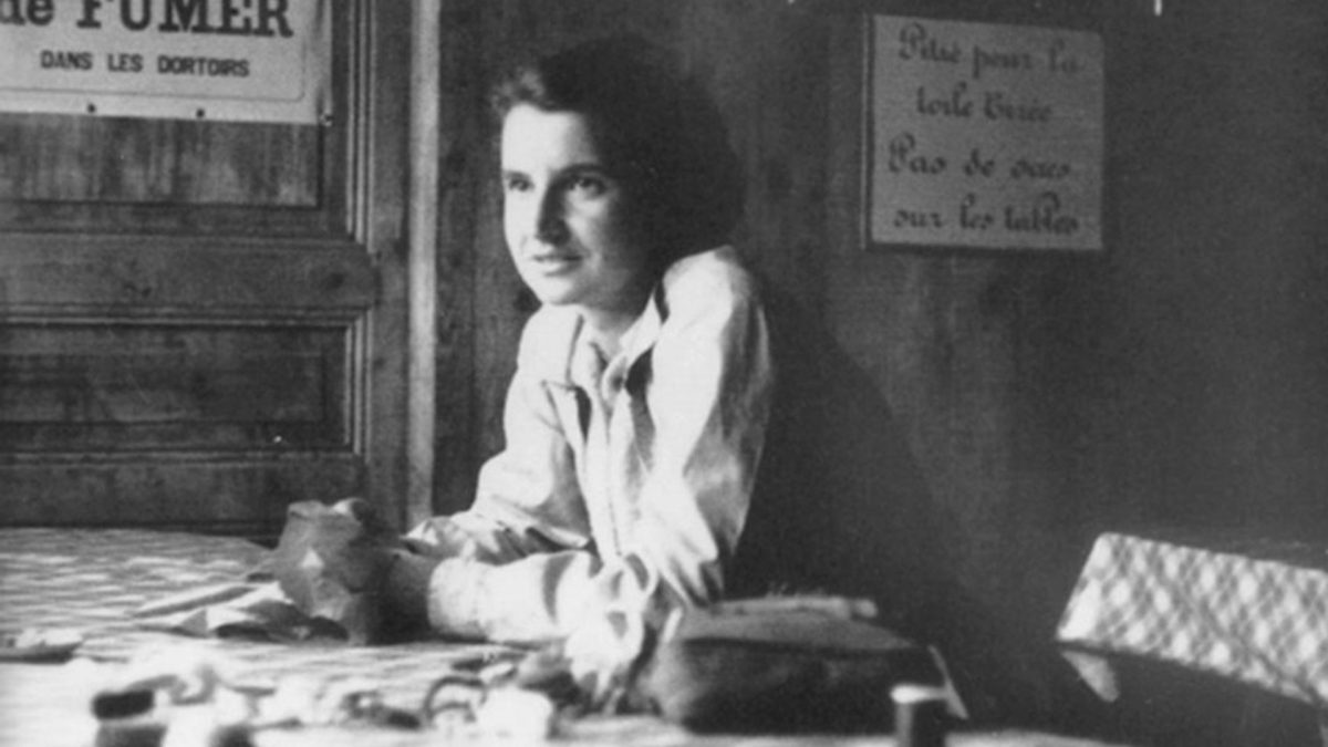 Rosalind Franklin was a English chemist who in part, discovered the double helix structure of DNA. She has been left uncredited due to the misogynistic nature of the field. Photo via Wikimedia Commons.